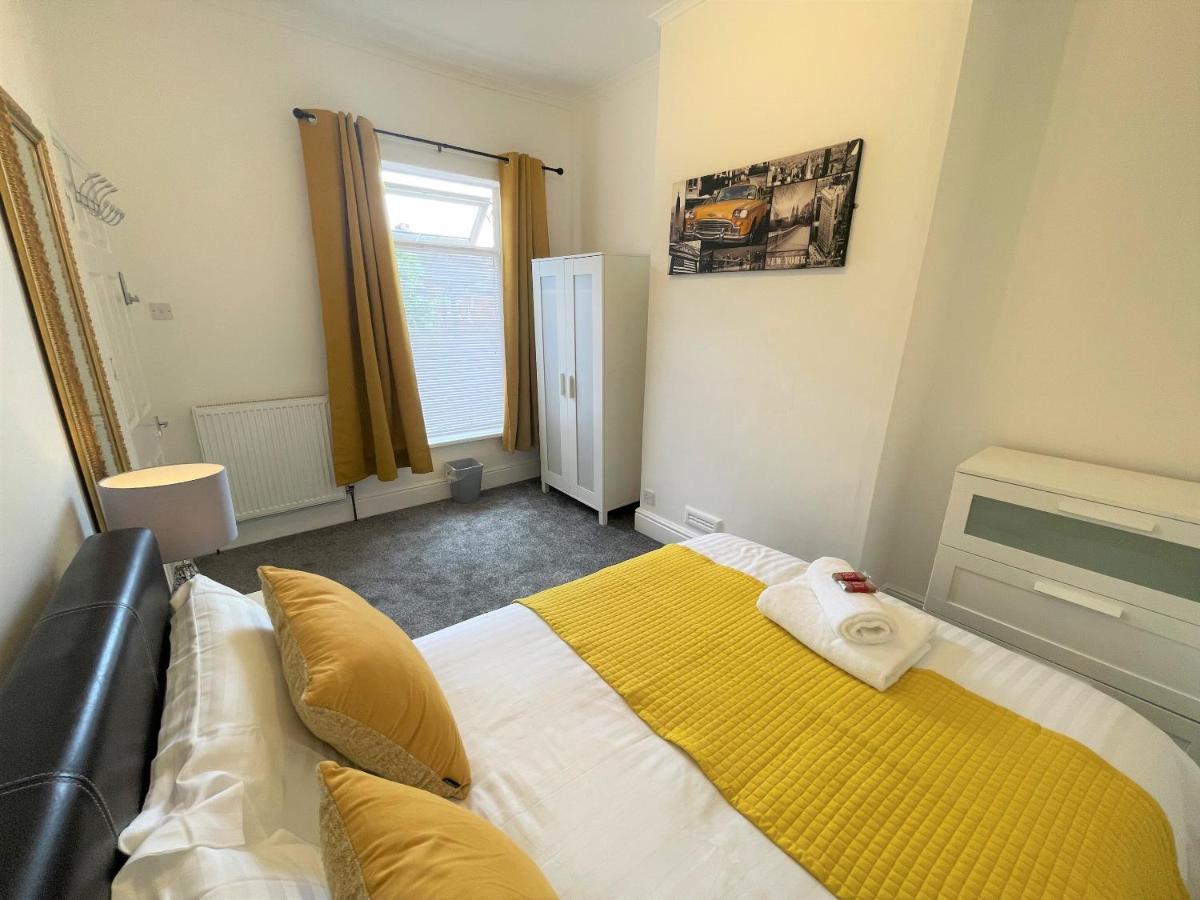 Robinhuts - 3 Bed -perfect For Contractors, Families & Students Holiday home Kingston upon Hull
