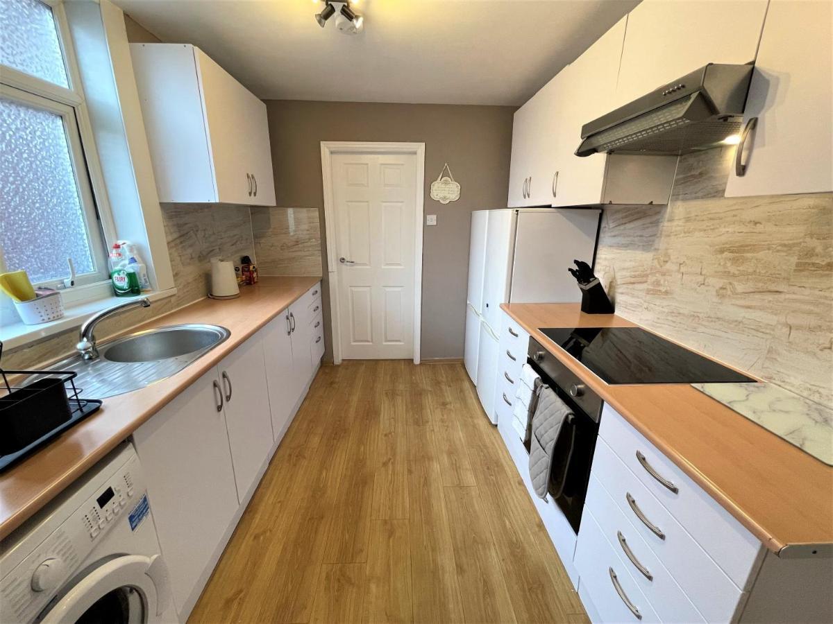 Robinhuts - 3 Bed -perfect For Contractors, Families & Students Holiday home *