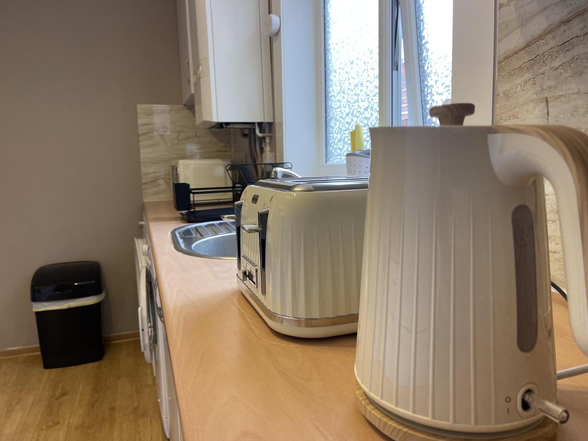 Robinhuts - 3 Bed -perfect For Contractors, Families & Students Kingston upon Hull